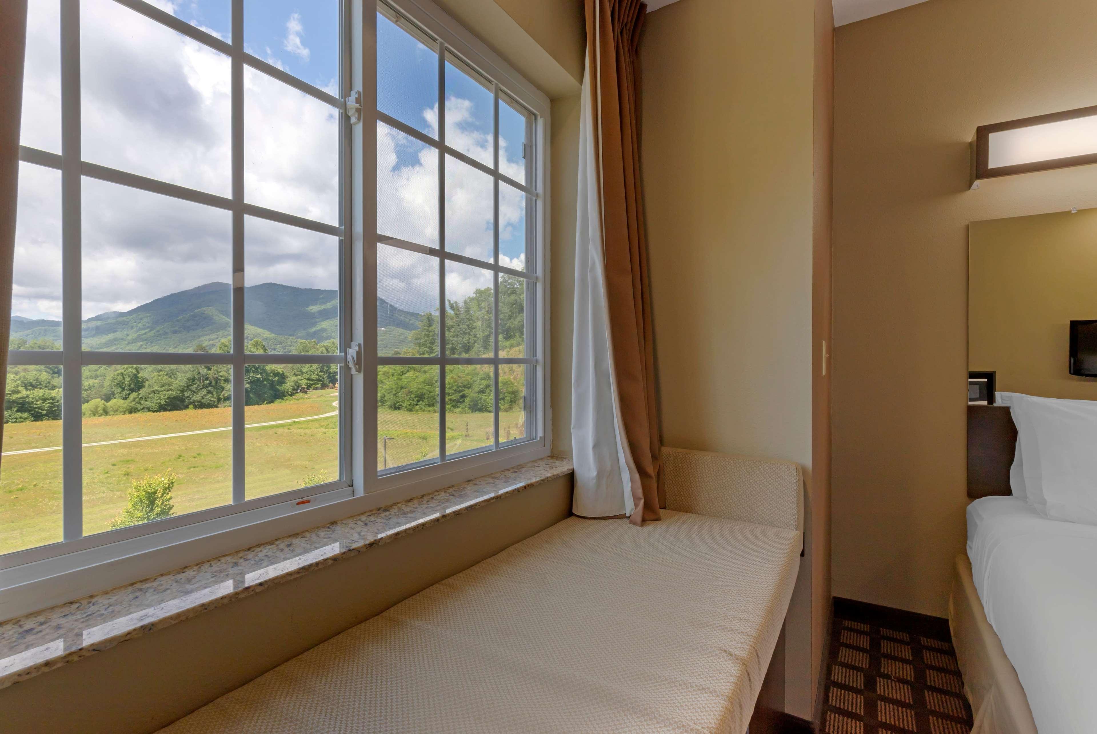 Microtel Inn & Suites Dillsboro/Sylva Bagian luar foto